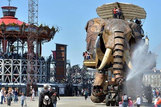 Carrousel elephant nantes